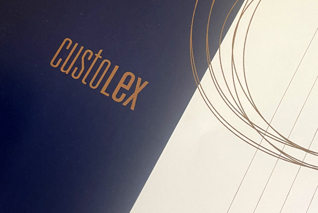 Detalle de la carpeta corporativa de custolex